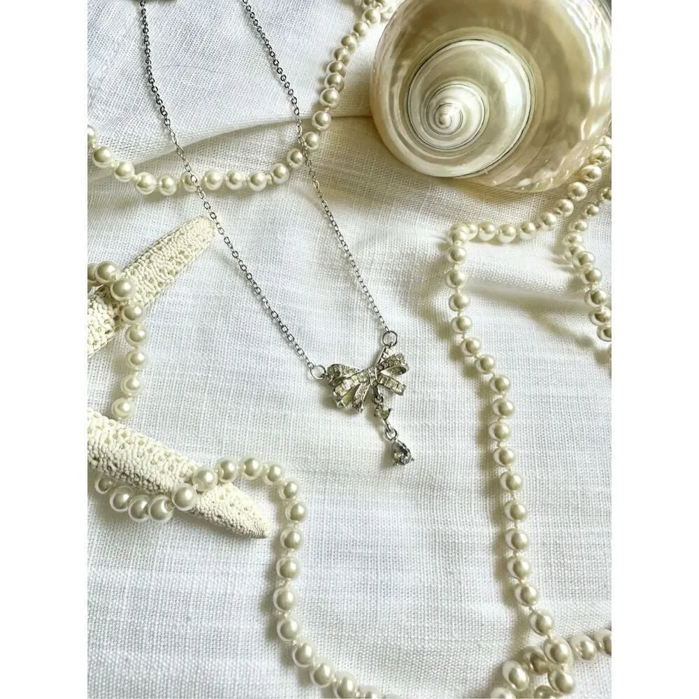 Stunning cubic zirconia girly bow pendant necklace ￼